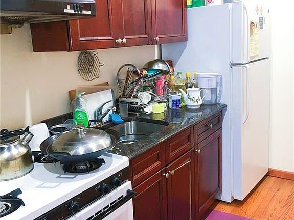 4th image of 2543 W 16th St #1B