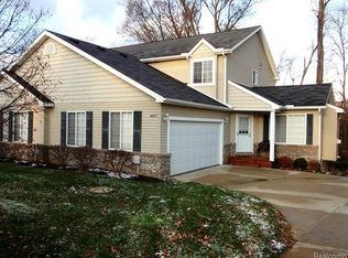 8865 Redstone Dr, Pinckney, MI