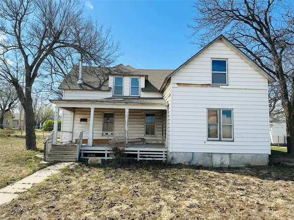 903 5th Ave, Dodge City, KS 67801