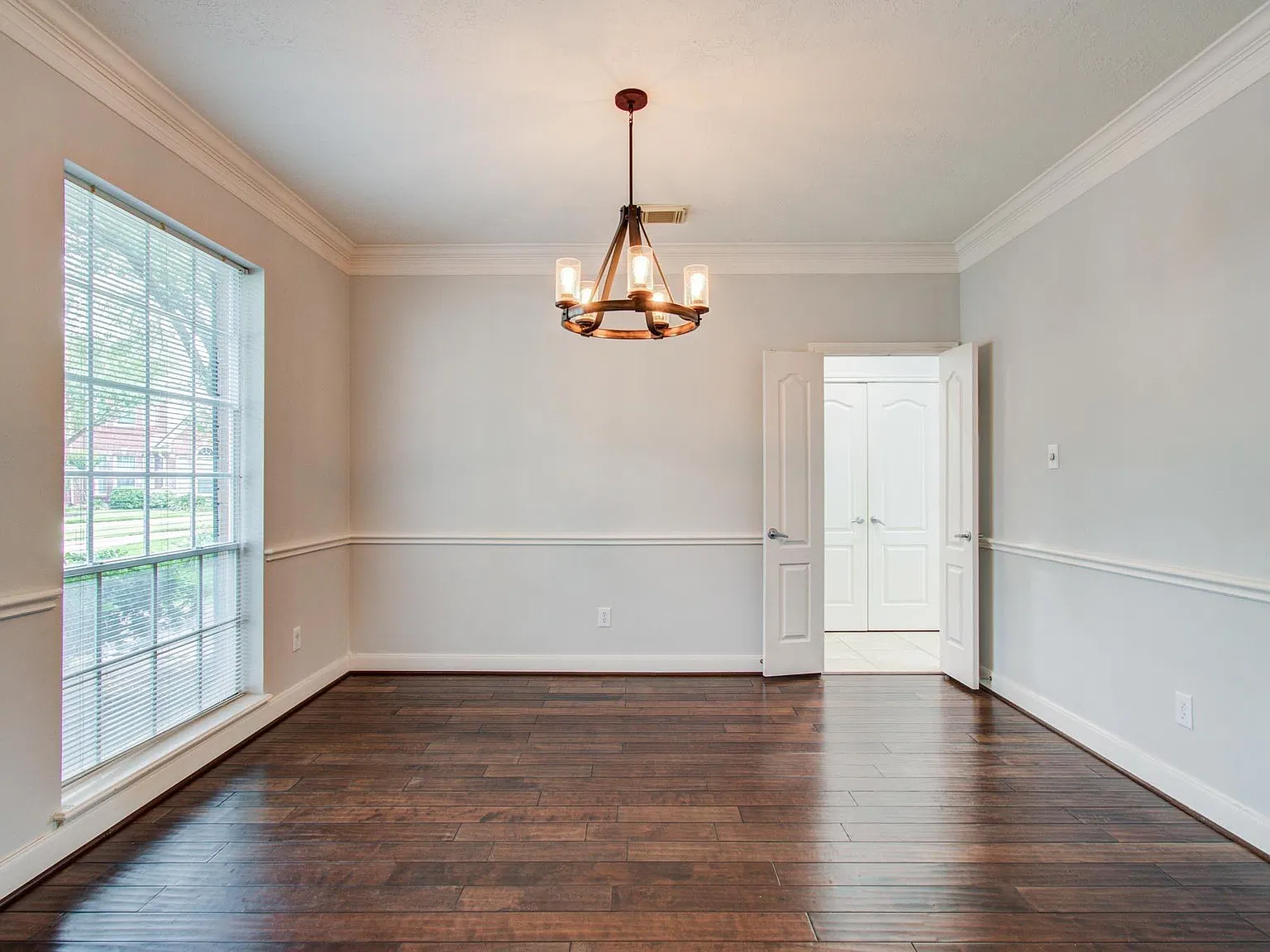 4 bed, 3.5 bath, 3494 sqft, $4,500 — Photo 3