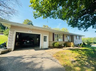 300 Mount Hope Rd ROOM 1, Carver, MN 55315