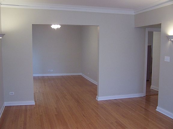 4th image of 5905 N Paulina St #2