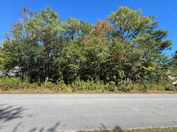 316 Masters Lane, Hampstead, NC 28443