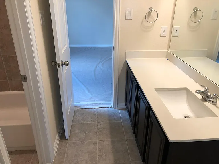 2436 Valley Ln — Photo 9