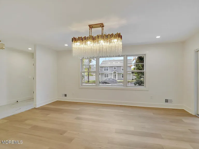243 Woodcrest Rd — Photo 15