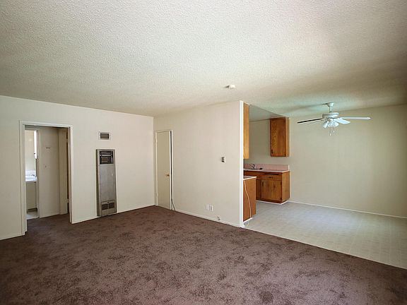 3rd image of 110 S Michigan Ave APT 4