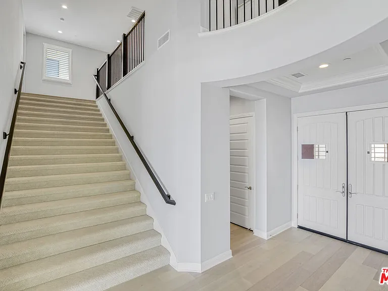 20326 W Liverpool Way — Photo 9