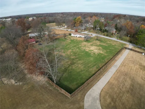 1118 W Garland St #2, Siloam Springs, AR 72761