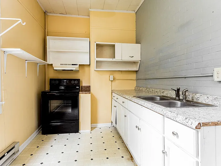 938 Fortwood St #2 — Photo 10