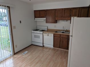 7347 Whitcomb St, Merrillville, IN 46410