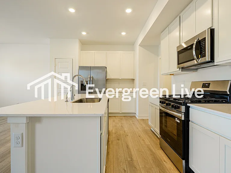 318 Simpson Rd — Photo 10