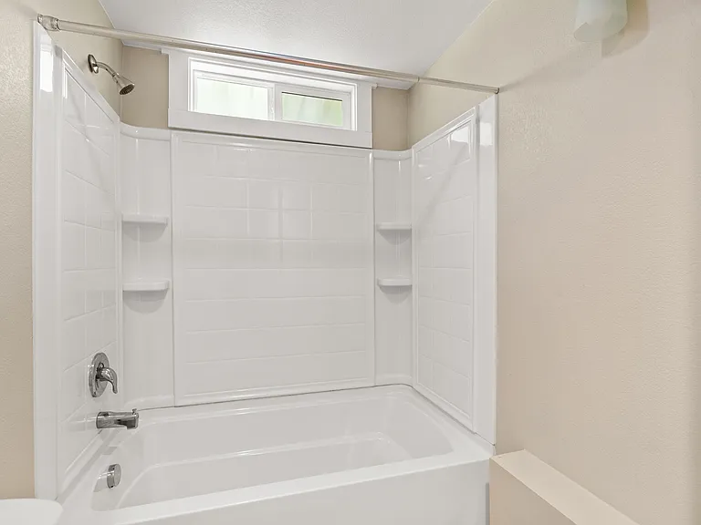 728 Walnut St — Photo 13