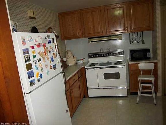 2nd image of 220 Pickett Rd