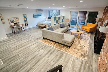 Sold by The InHouse Group