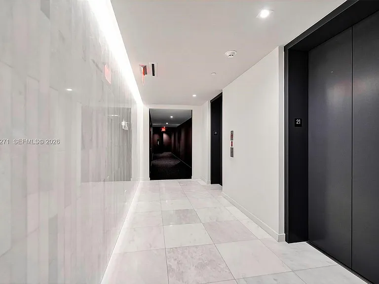 88 SW 7th St #2106 — Photo 3