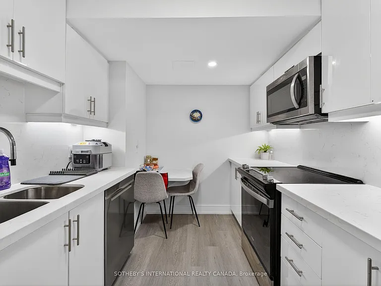 24 College View Ave #1B — Photo 12