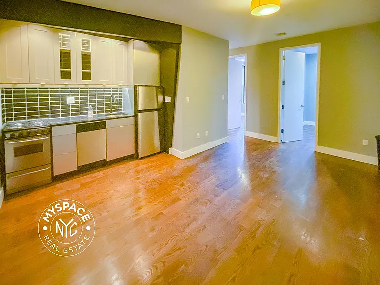 615 Gates Ave #1A — Photo 3