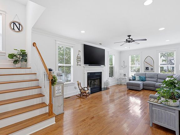 5th image of 110 Franklin Retreat Ct