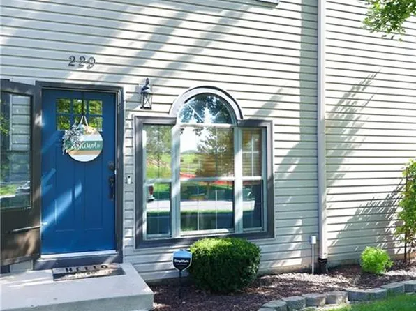 229 Stonebridge Ln, Smithville, MO 64089