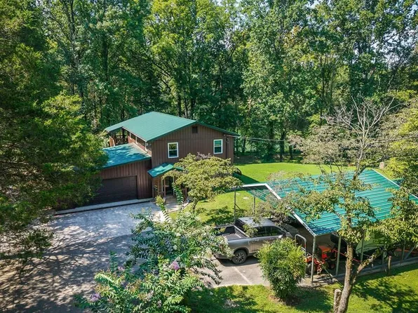 524 Luckey Ln, Sparta, TN 38583