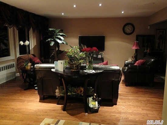2nd image of 4066 Park Dr