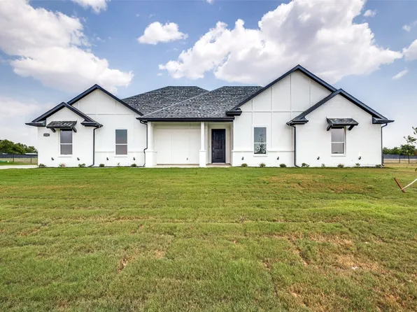 8585 Kassandra Dr, Krum, TX 76249