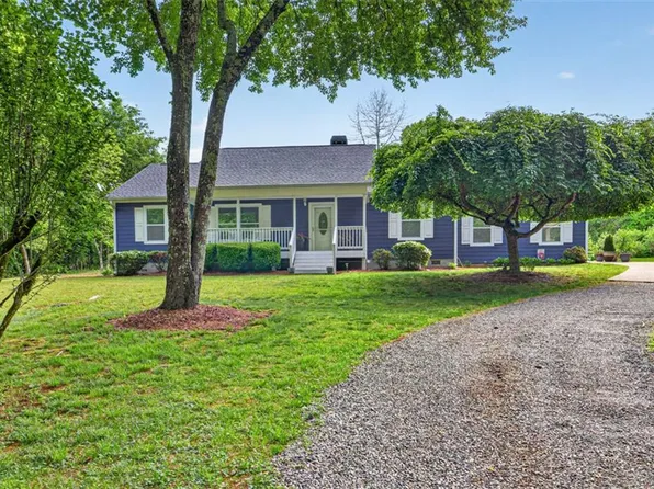 195 Phillips Dr, Cleveland, GA 30528