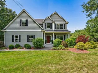 12 Alexander Rd, Londonderry, NH 03053