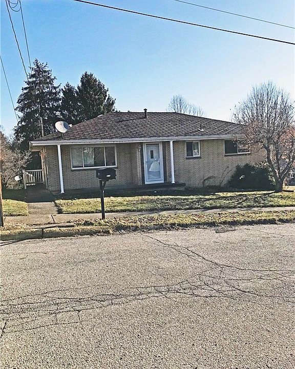 1st image of 271 Fernwood Ave