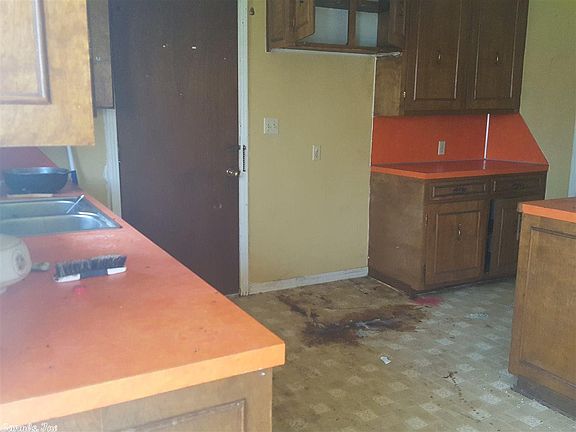 3rd image of 106 Cameo Ln