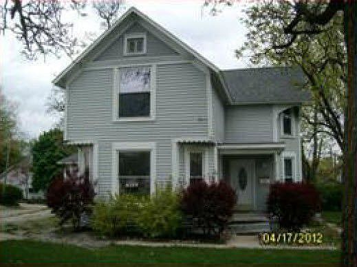 1st image of 330 N Main St