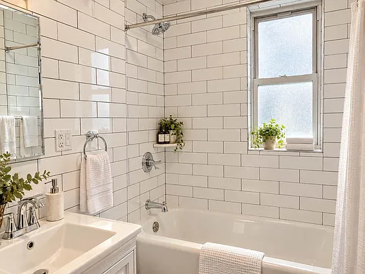 Bathroom, photo 1