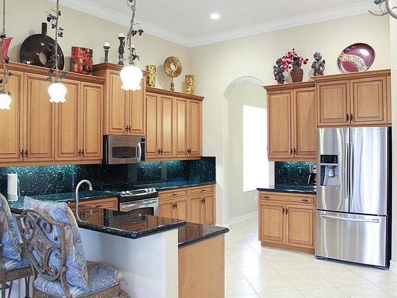 5th image of 6872 Caviro Ln