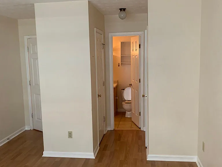 downstair bedroom to bath room
