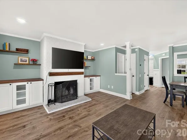 8220 Legare Ct, Charlotte, NC 28210