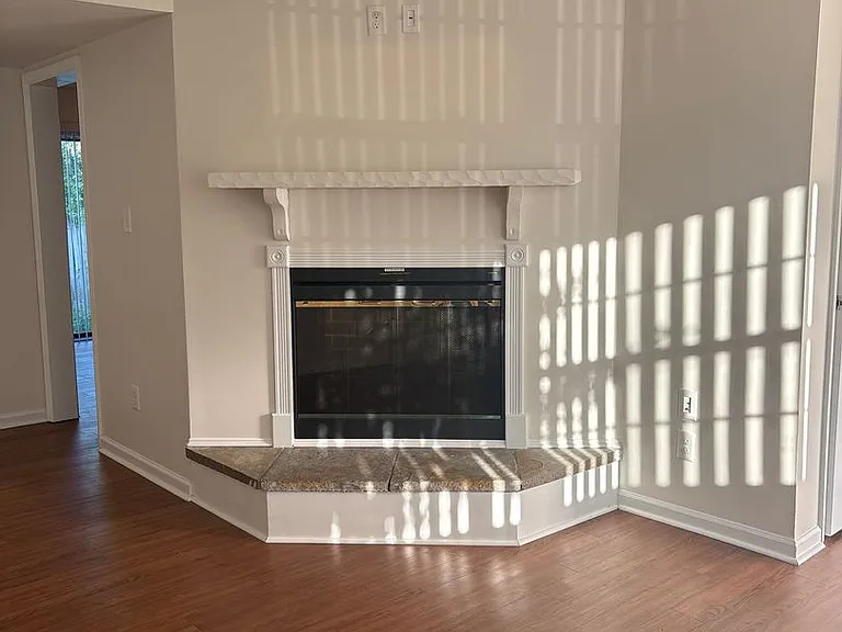 202 Myrtlewood Cir — Photo 4