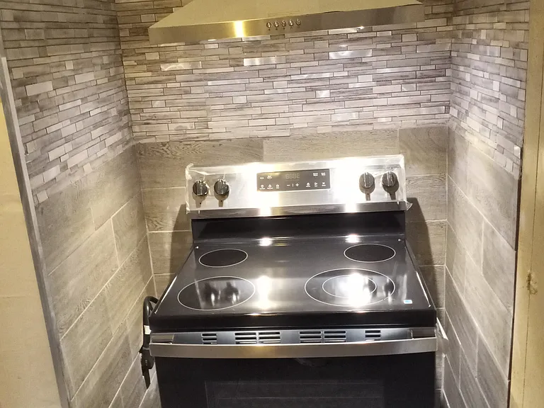 1135 Patricia Dr — Photo 10