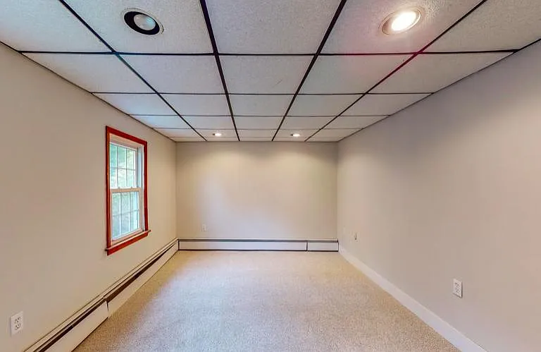 224 Coal St — Photo 8