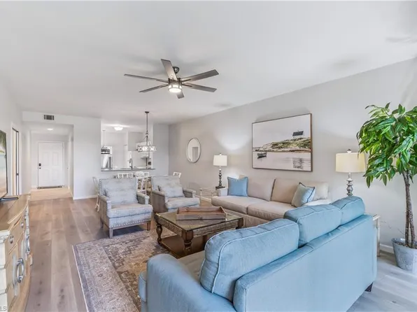 725 Saratoga Cir APT 102, Naples, FL 34104