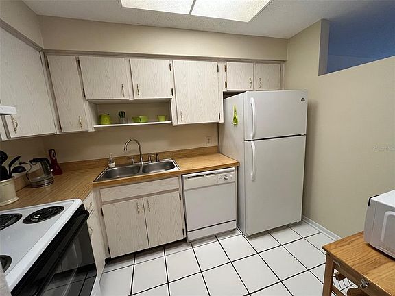 5th image of 670 GREEN VALLEY ROAD #F5