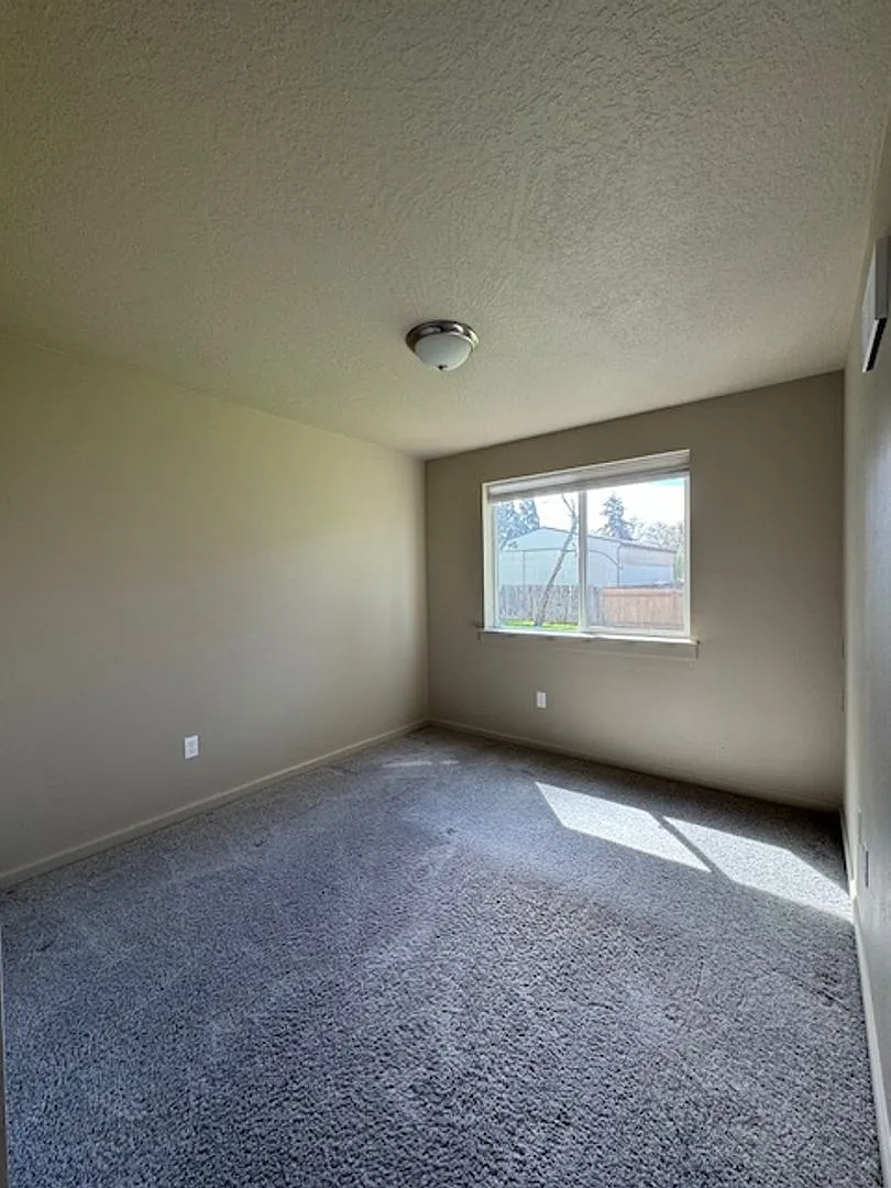 Pet Friendly Charming Remodeled 2 Bedroom Home! — Photo 2