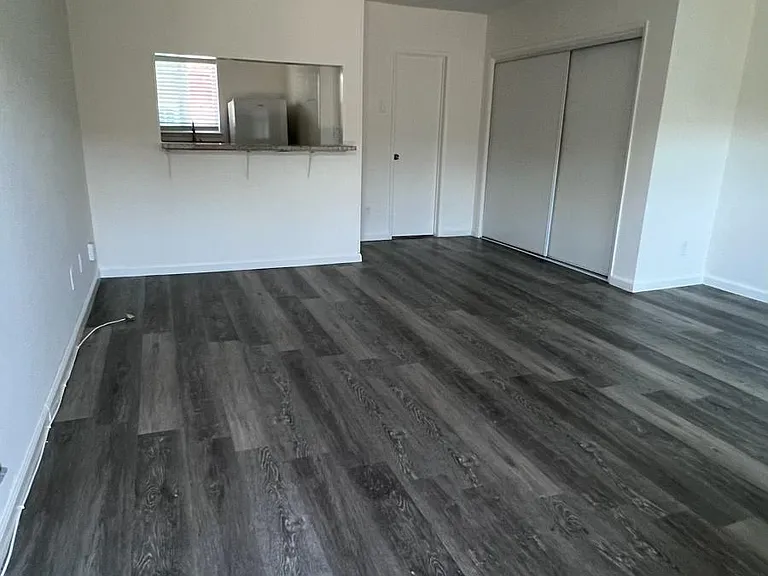 6245 Kester Ave — Photo 10
