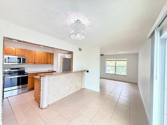 2nd image of 3324 SE Jefferson St #3324