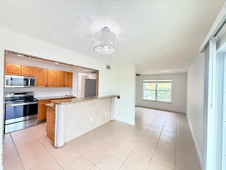 3324 SE Jefferson St #3324 — Photo 2