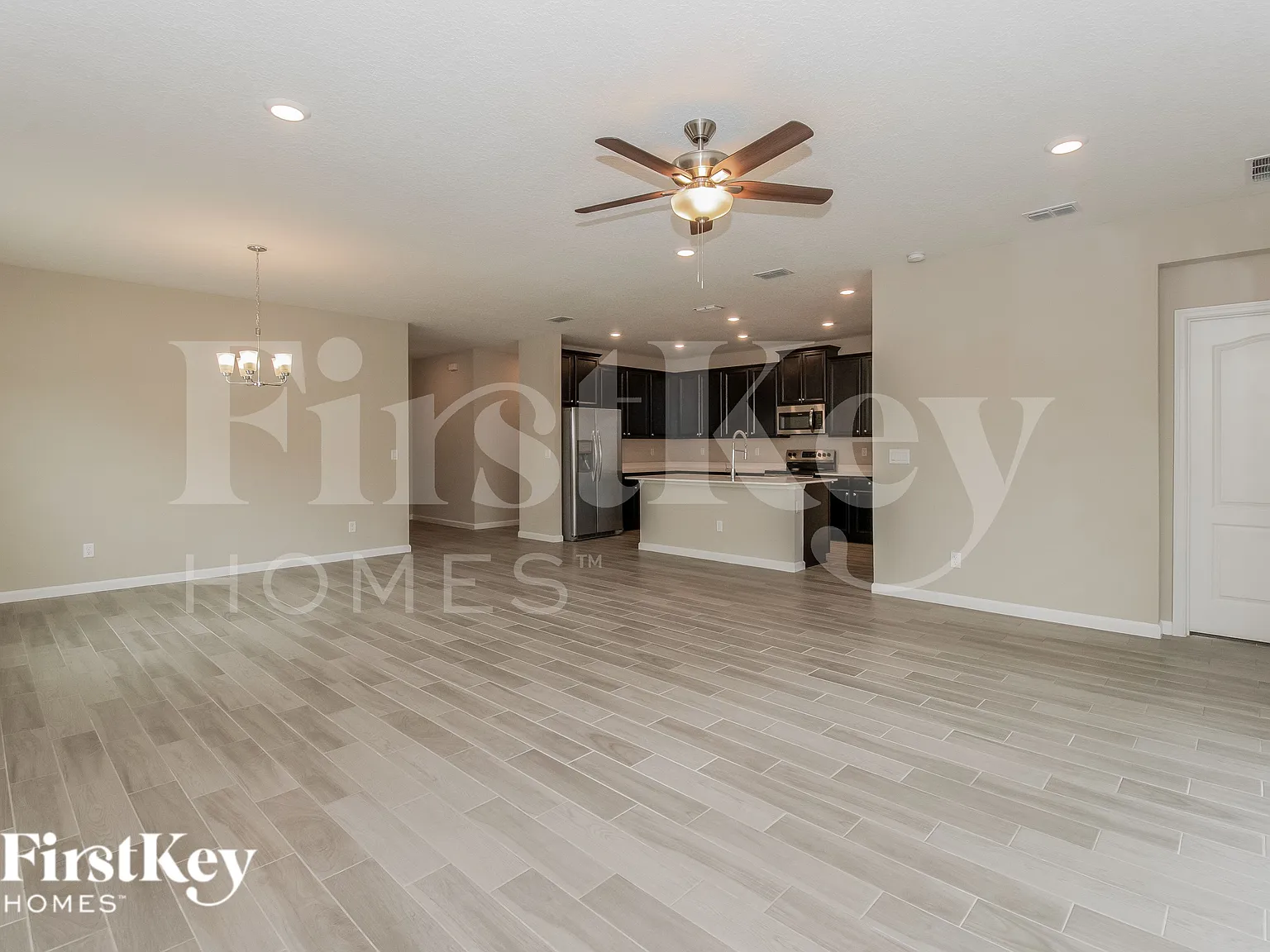 4 bed, 3.0 bath, 2006 sqft, $2,315 — Photo 3