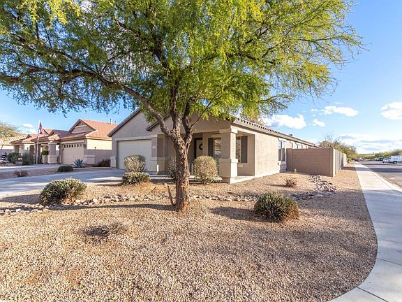 3rd image of 3841 E Hematite Ln