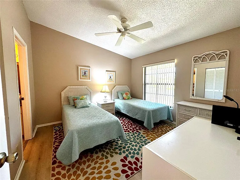4644 Weybridge St #10 — Photo 20