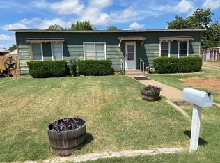 1606 Bowie St, Sweetwater, TX 79556