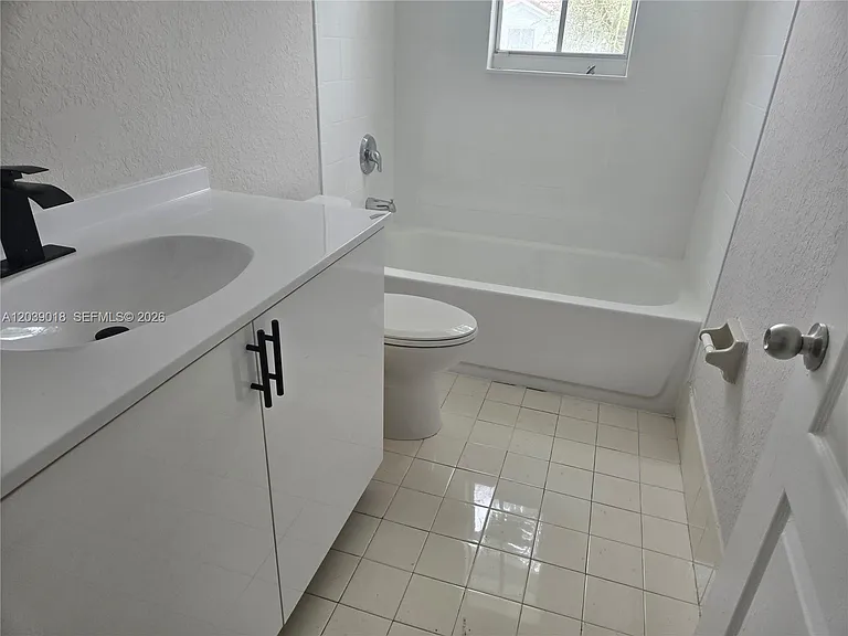 2460 SE 16th Ter #200 — Photo 8