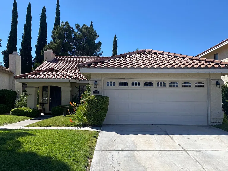 3025 Harborside Dr — Photo 2